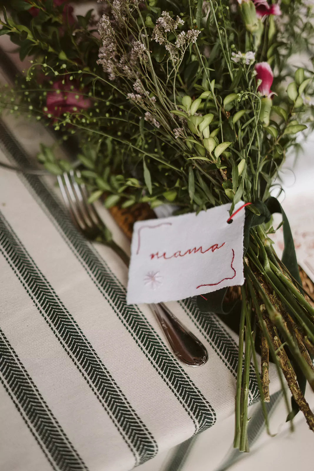 Papelería Bordada a Mano